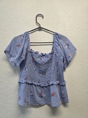 Madewell Light Blue Floral Smocked Short Sleeve Top Size M